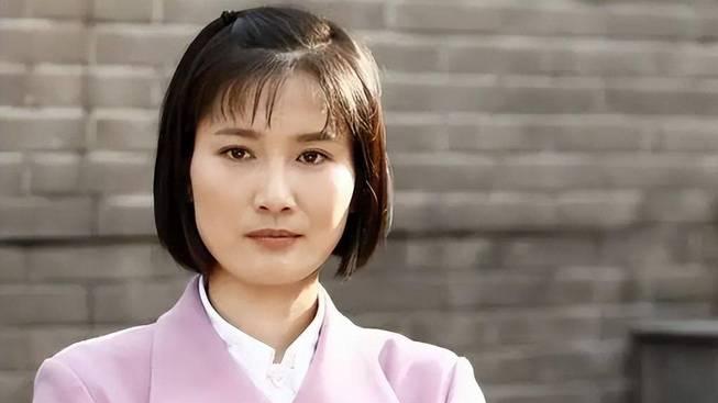 丹东之花凋零，潘雨辰用岁月证明了演技才是女人最好的保养品