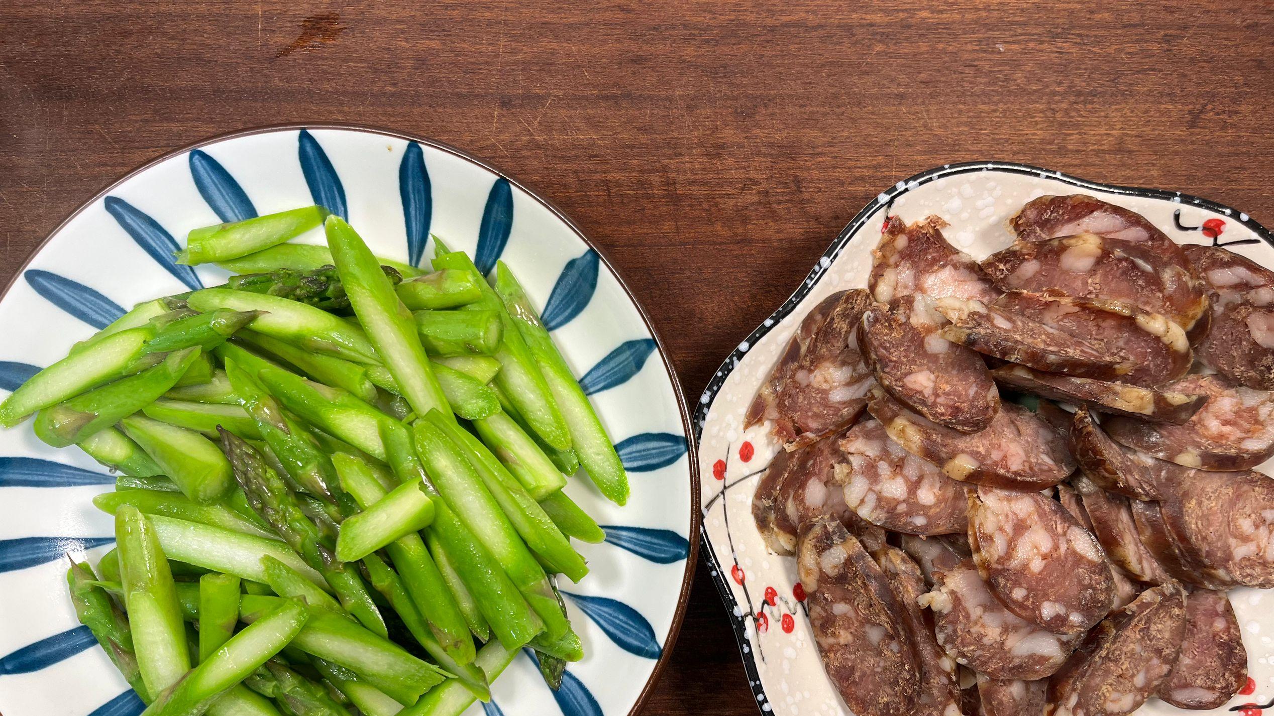 春天最不能忘记吃的菜，不愧是“蔬菜之王”，简单一炒，特鲜嫩，下饭解馋超值！