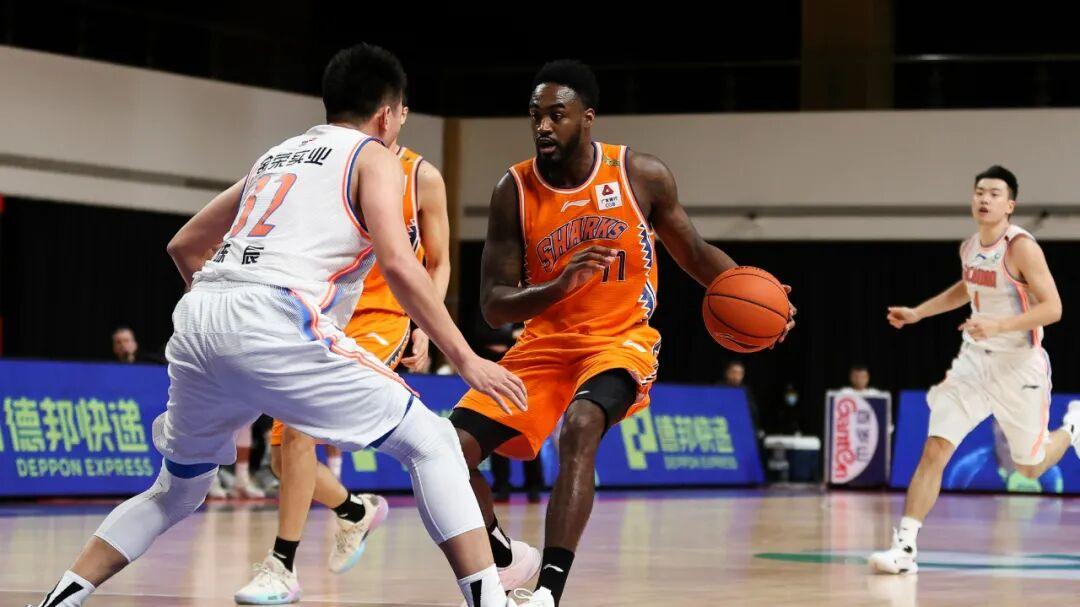 拒绝降薪！CBA三双王在线求职，广东队机会来了，NBA球星接近空降