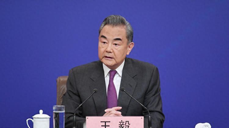 中俄关系定力破局美国战略围堵，特朗普示好普京遇冷