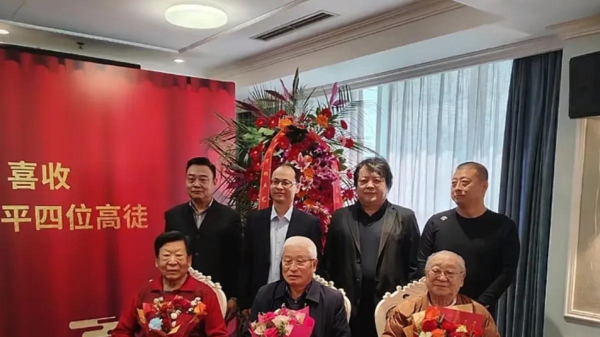 88岁李伯祥喜收4位高徒，居然没有一个是相声演员，让人颇感意外！