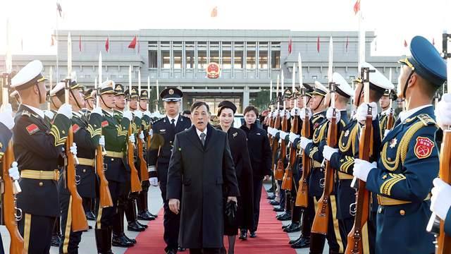 苏提达王后闪耀故宫，脚踩恨天高健步如飞，访华之旅圆满结束