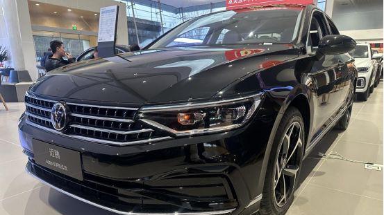 迈腾3000万辆甄选款实地体验：通勤自驾都适配，面面俱到全家满意