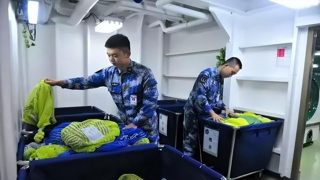 怪不得小国养不起航母，山东舰有3000多房间，几千人一天7顿饭