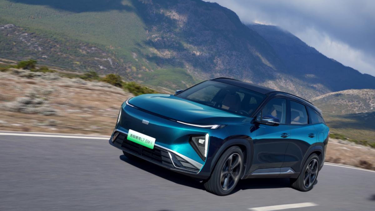 银河L7 EM-i的低油耗与终身质保，如何重塑家用车价值标准？