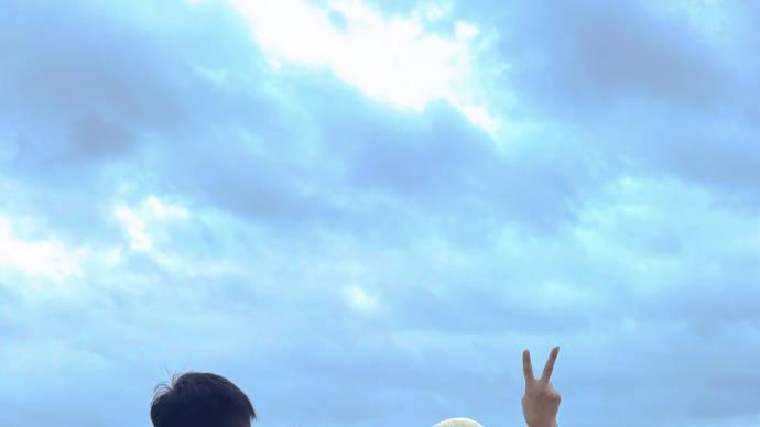 杜淳好宠妻！结婚纪念日送娇妻999朵玫瑰，王灿晒合照放闪甜炸了