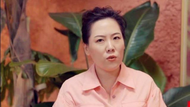 “辞职看世界”的女老师，10年后现状曝光：黯然回乡，老公已分手
