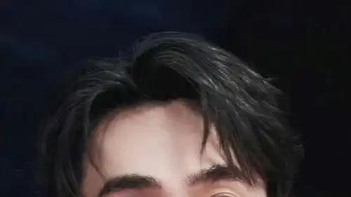 内娱演技流量兼具的好艺人不多，朱一龙算一个