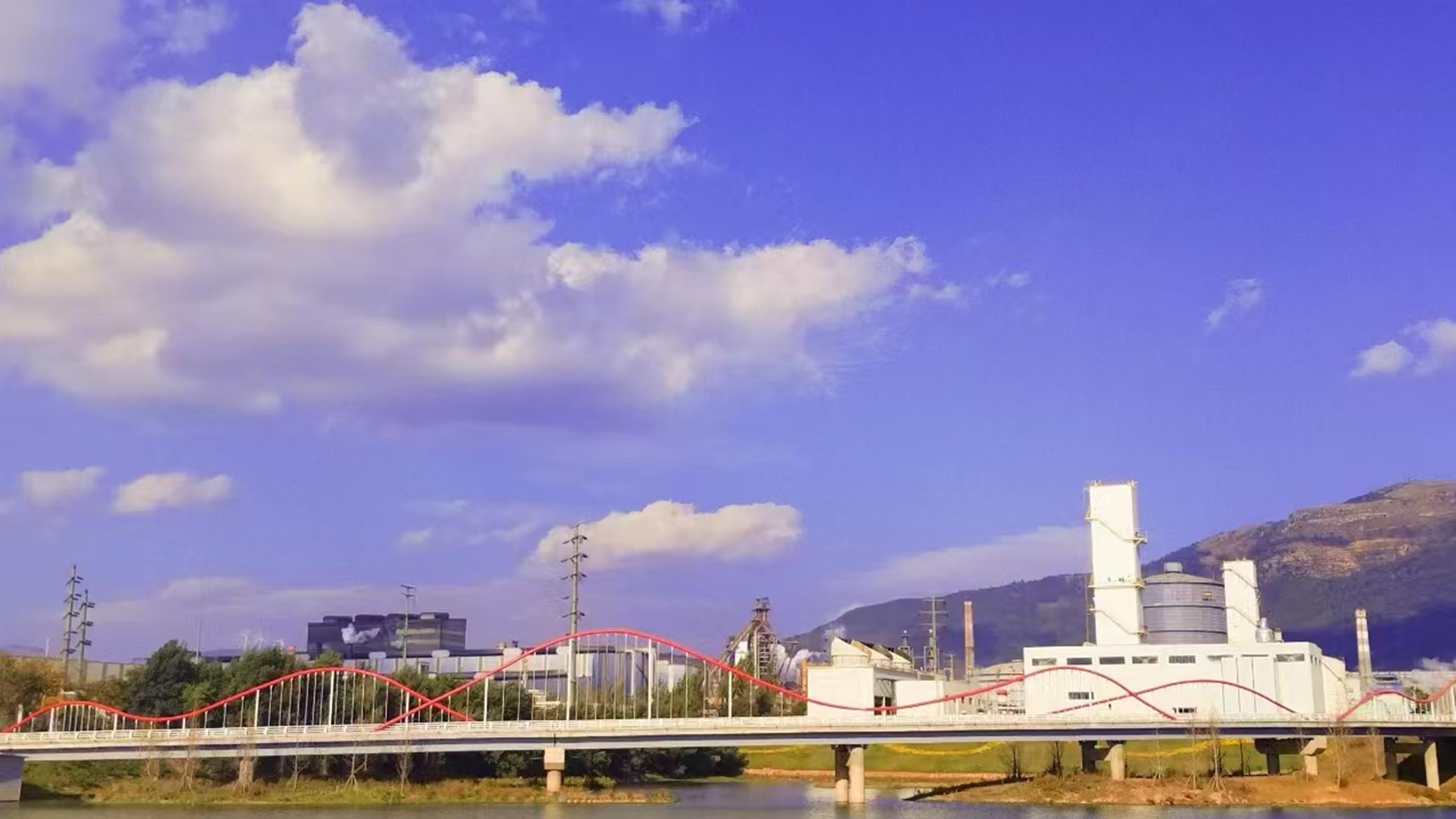 《彩云湖之赞》