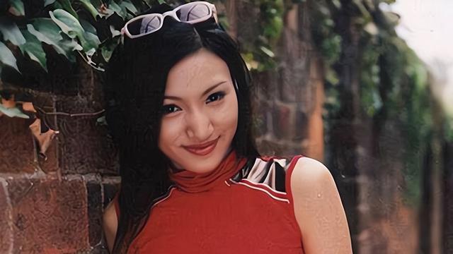 她是前湖南台一姐，却在5分钟内全身瘫痪，如今公开征婚也无人娶