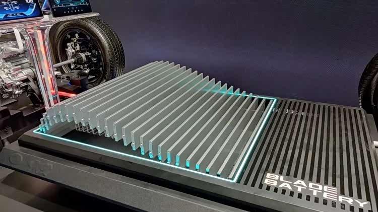 未来国产新能源车企都会走什么电池路线？比亚迪给出了明确答案