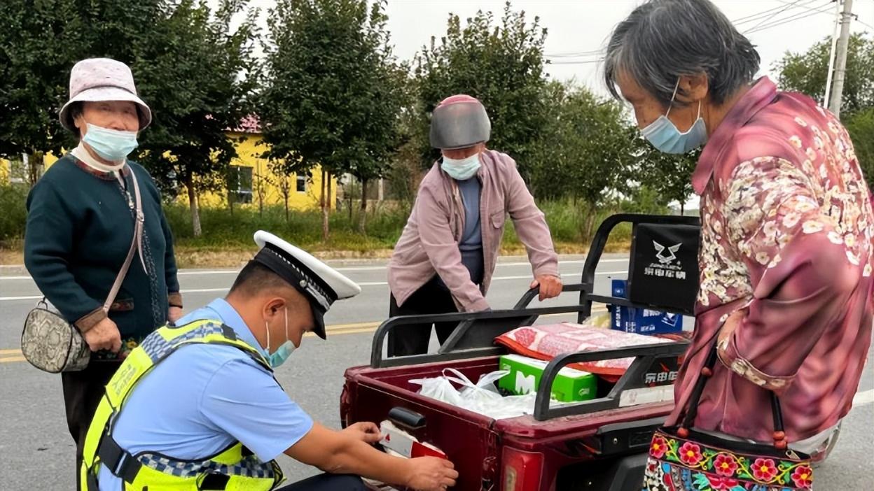 除了上牌照，三四轮电动车上路，交警：还要注意这3点，避免处罚