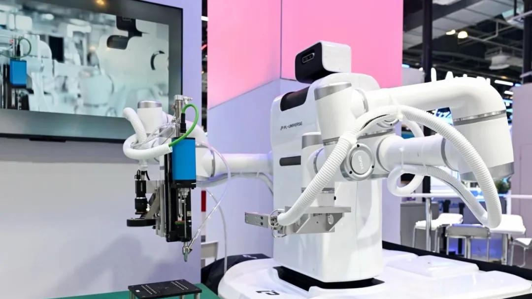 精度堪比人类手指？揭秘具身智能机器人的核心技术壁垒