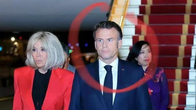 这一次，法国夫人用实际行动回应夫妻关系，给足了马克龙面子
