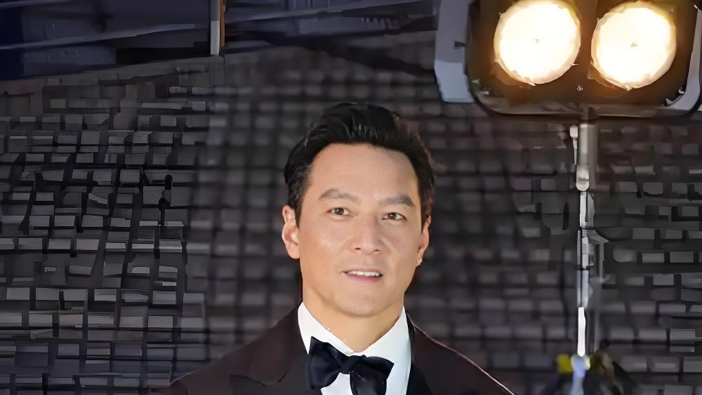 吴彦祖上海街拍竟被误认‘怪老头’，真相揭晓竟是真男神！