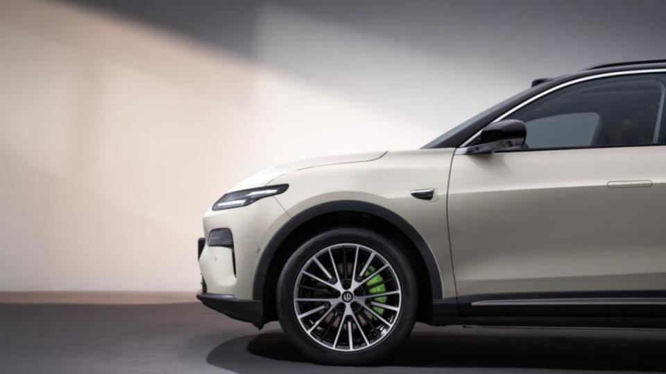 华为加持的尚界H5，碰上“爆款”零跑C11，哪款车更胜一筹？