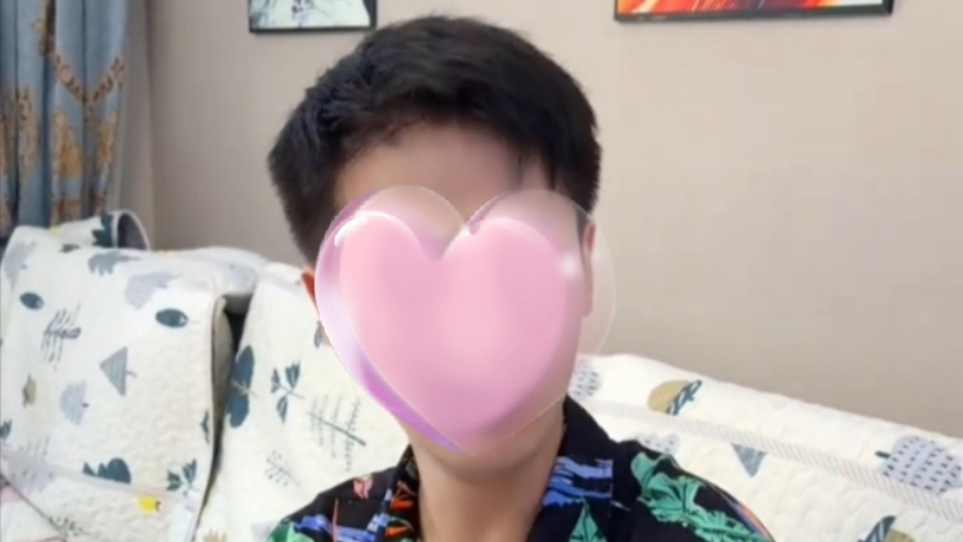 婆婆嫌儿媳生日红包给太少大闹，儿子怒揭她偏心真相：拆迁款全给大哥、大嫂