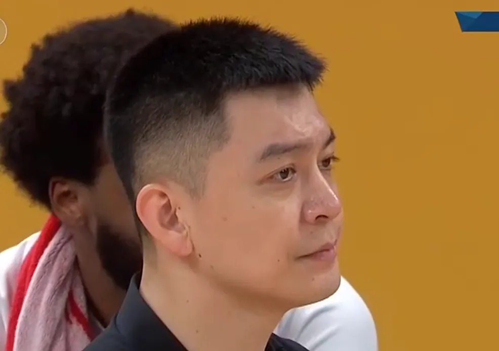 辽篮19分惨败！赵继伟2分，杨鸣吃T，13字点评裁判