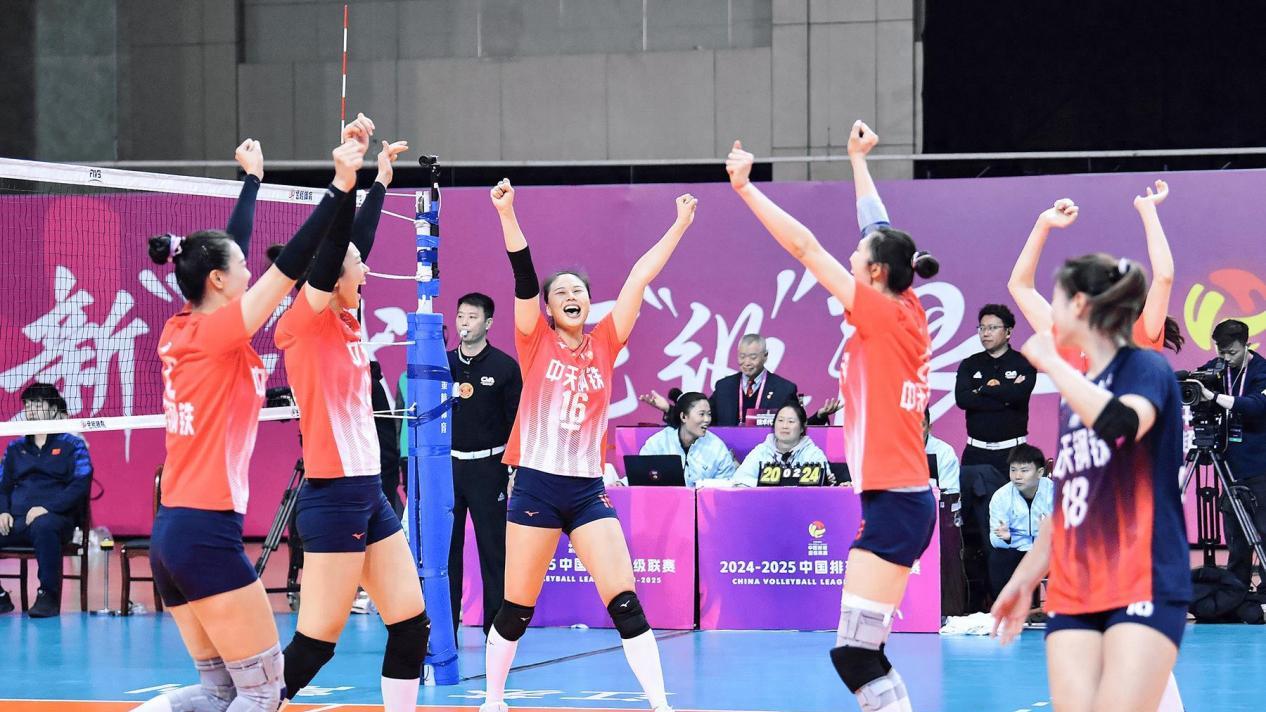 女排决赛-刁琳宇受伤无碍3-0上海 江苏胜场1-0夺冠军点