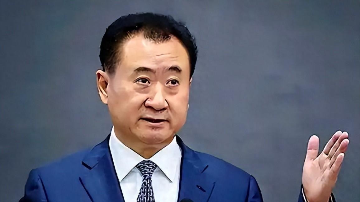 当年卖酒店、卖文旅，被嘲断臂求生，如今笑到最后的还是王健林