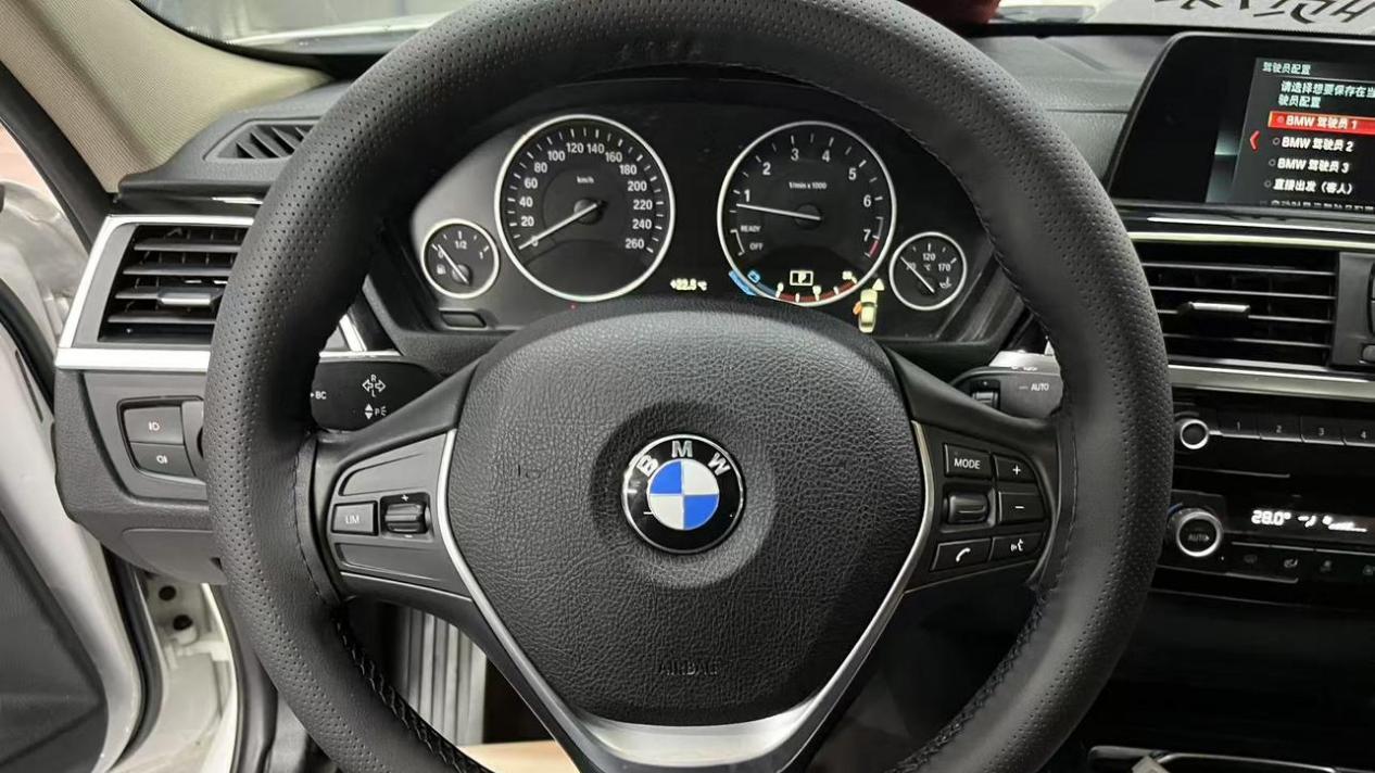 8.6万公里宝马3系，12万出头体验蓝天白云操控！