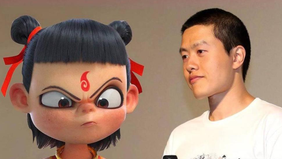 啃老3年后，终于靠“哪吒”逆天改命！如今母亲满小区炫耀自己