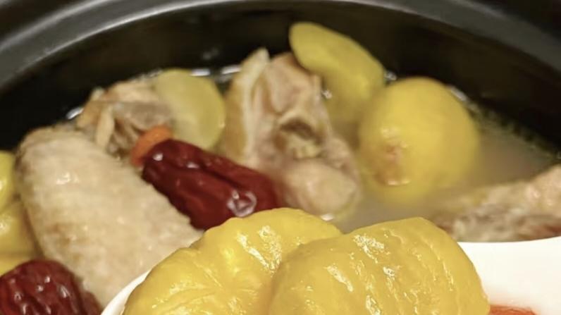 板栗炖鸡汤 | 温暖滋补，营养丰富的经典家常汤品