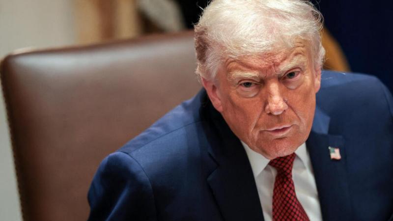 欧洲势力衰败，泽连斯基谈判破局无望，或许要向特朗普让步？