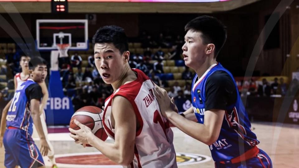 中国男篮太强了，断崖式赢对手58分，辽粤派出3位球员！