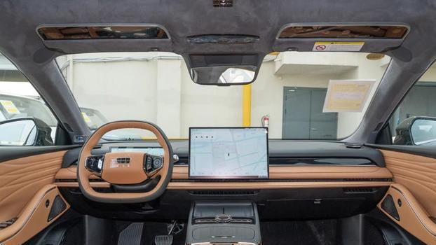 吉利银河星耀8才十几万 车长5米续航1600 连轴距都快赶上奥迪A6L了