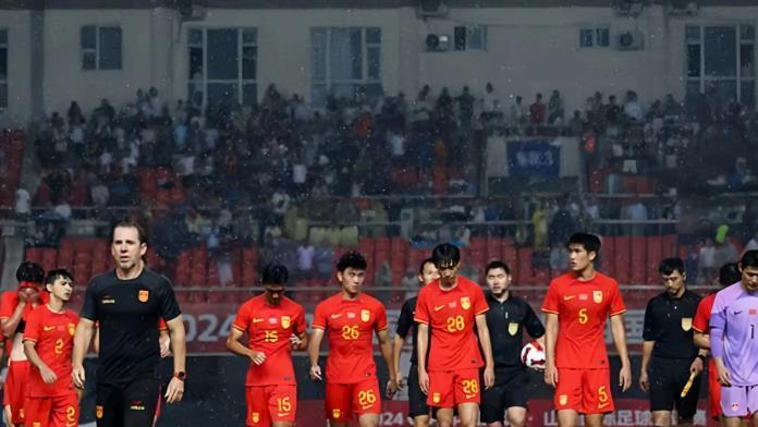 中国U20男足新帅热门预测，上村健一成热门，球迷表示不可信