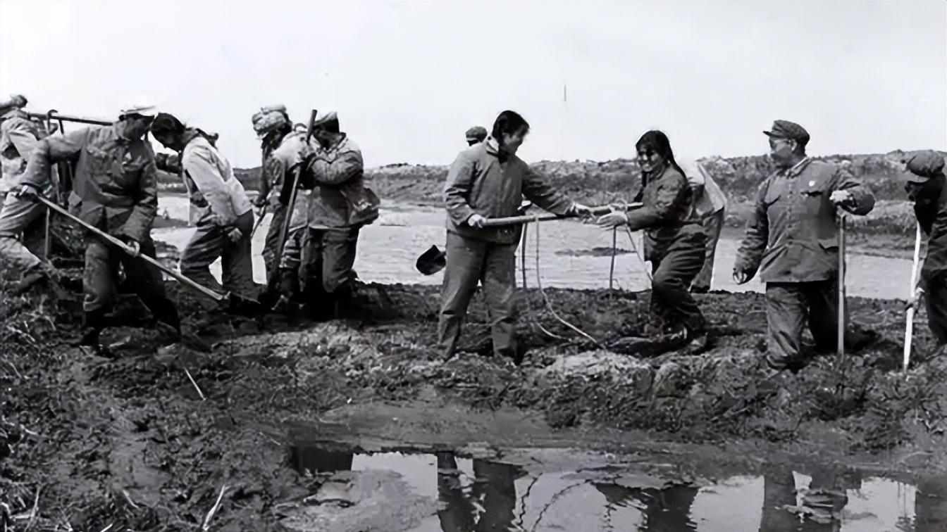 戴笠的独子被枪决，次孙、孙女留大陆，另外两个孙子在台湾做什么