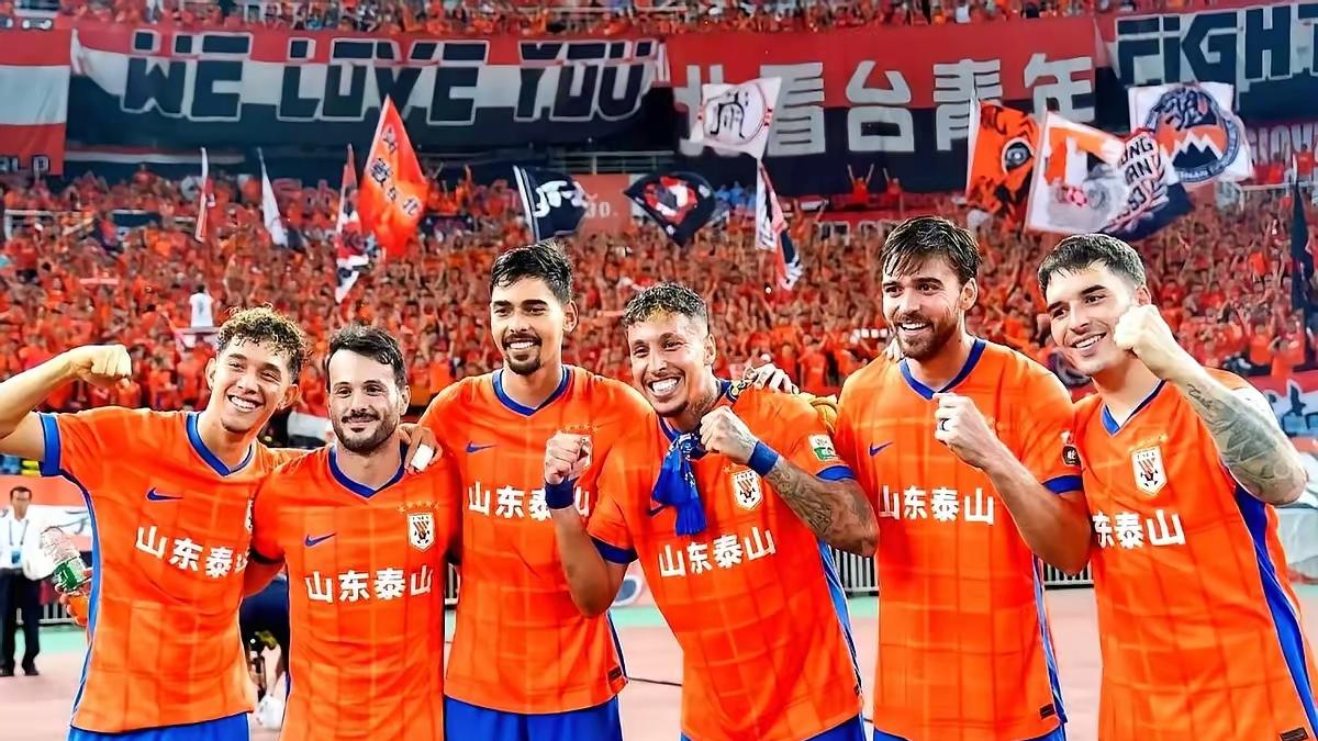 足球报透露泰山队明年组队三大战略，将既要成绩又要年轻球员成长