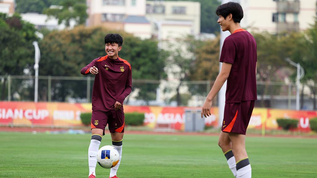 国足将与科威特热身！伊万：未来会招更多年轻人！他们表现很棒！