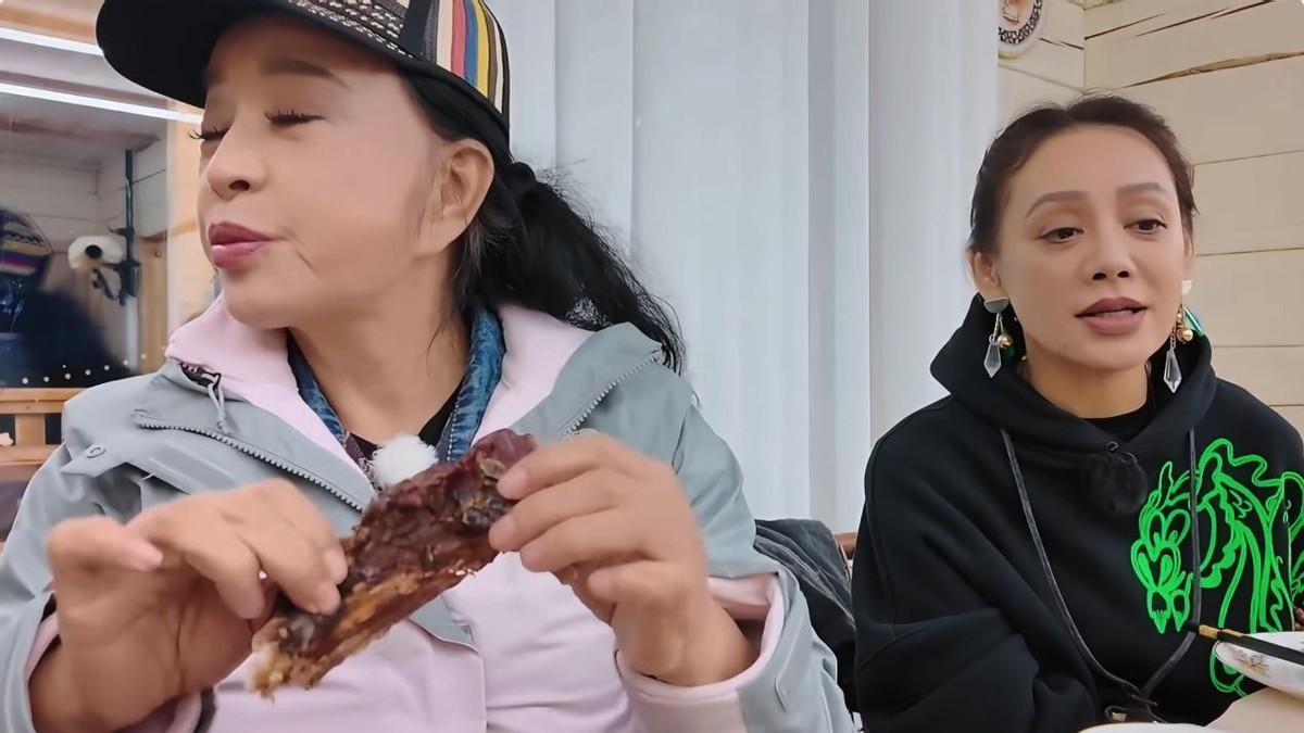 75岁玩蹦极、无怨言，刘晓庆证明了：不服老就是最好的保鲜剂