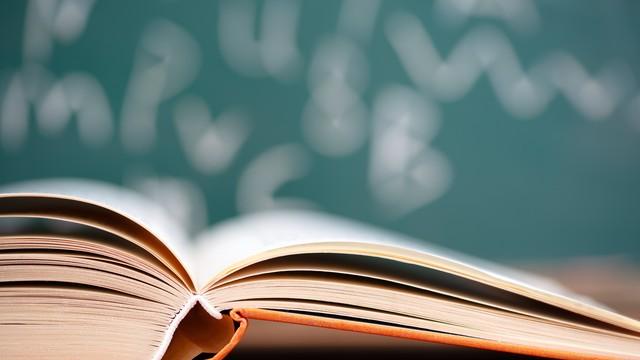 我们的教材为什么越改感觉越乱？老师教的费劲学生学的吃力？