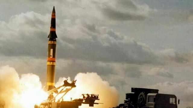 美军噩梦降临！美国防长惊呼：解放军20分钟可击沉美国所有航母！