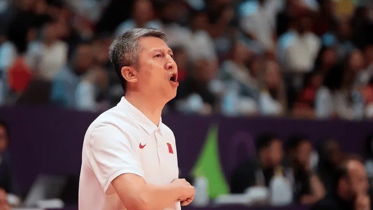 中国男篮惜败韩国队，金金末节表现亮眼引关注