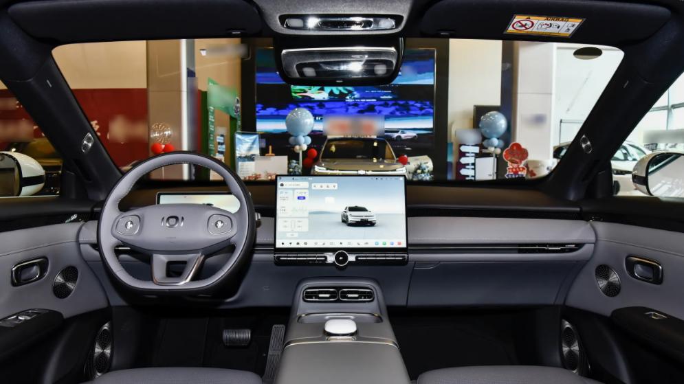 中大型车就10.99万起售，还有两种动力，长安启源A06家用正合适