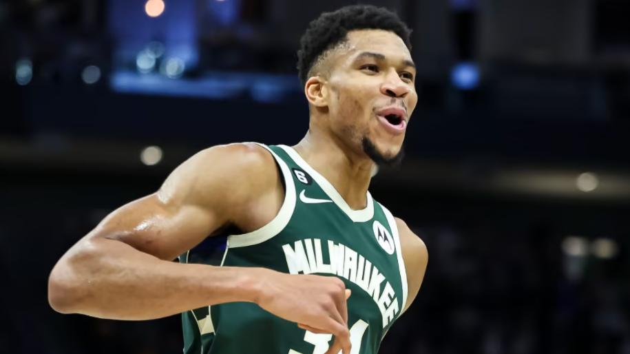 雄鹿的生死命题：引援才能留字母哥