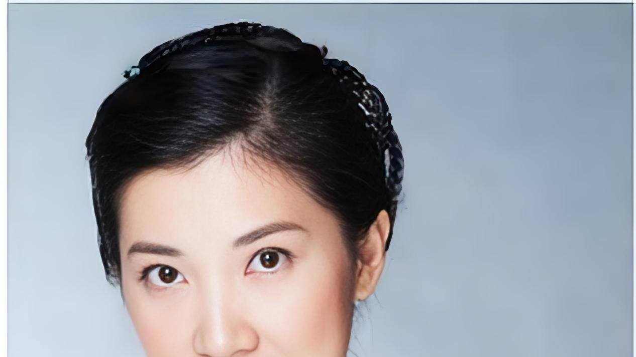50岁湛江美女伍燕：父亲是警察，母亲是教师，低调嫁中山富商生子