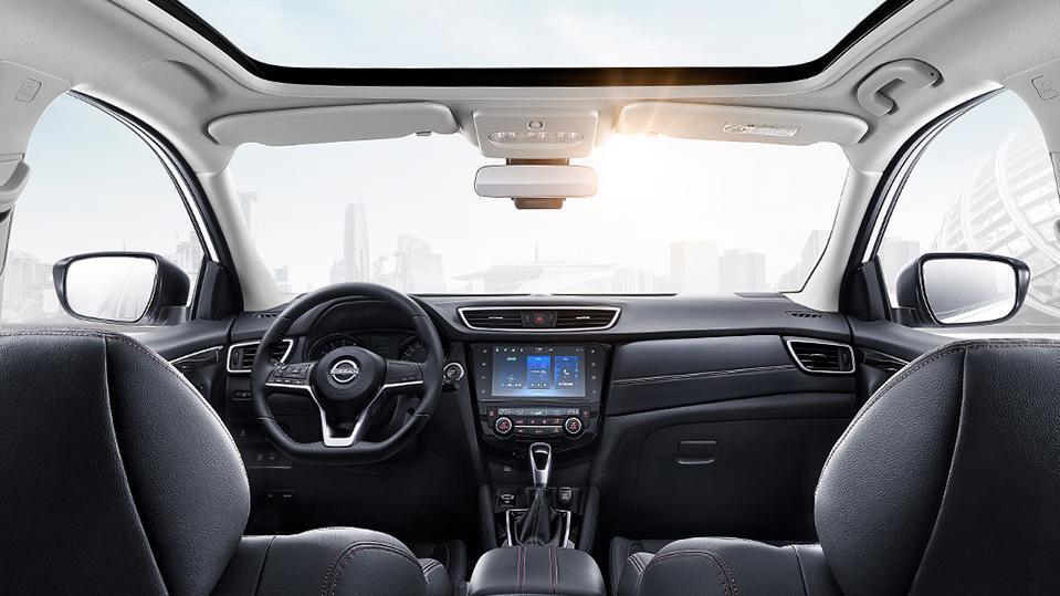 日产终于不藏了，新车配电动真皮座椅，1.3T发动机动力够猛