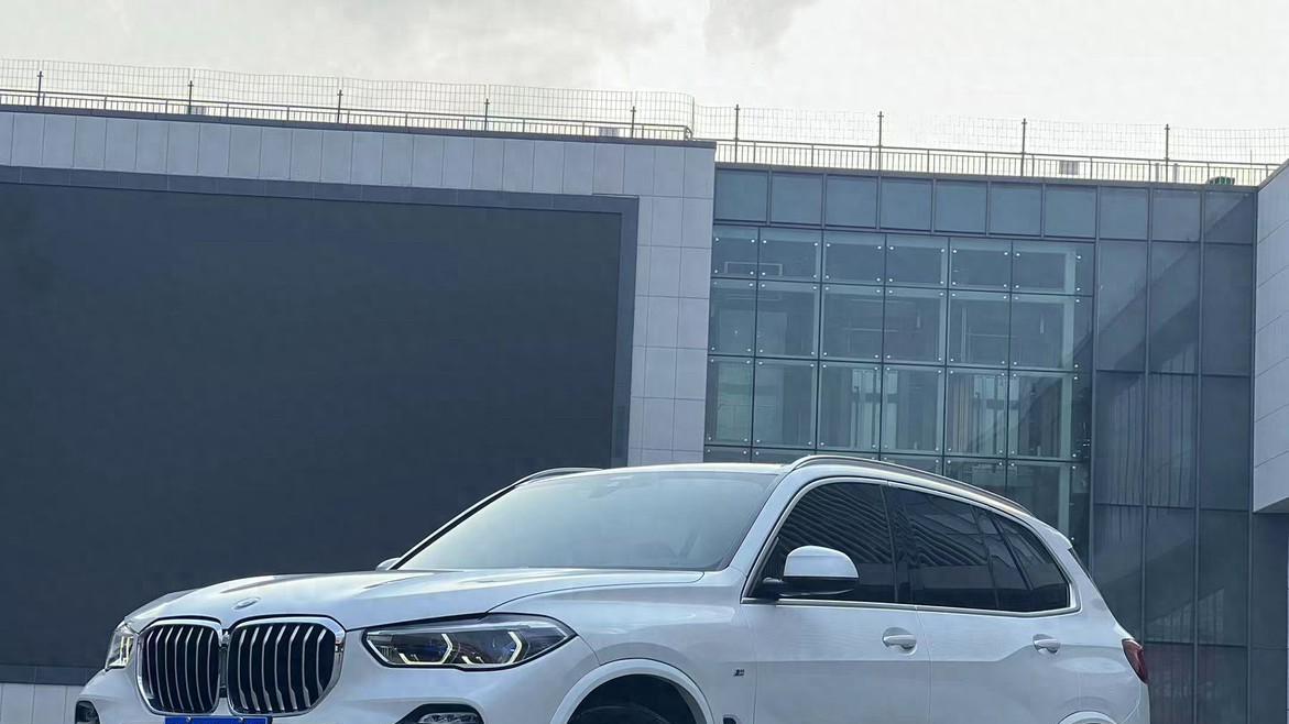 30多万开上宝马X5，2019款进口X5，适合家用吗？