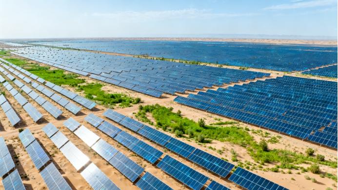 从沙戈荒到能源绿洲：解码国内最大单体光伏基地的建设新范式