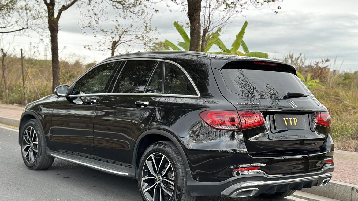 一手奔驰GLC2022款，2.8万公里，29.8万，宜商宜家之选