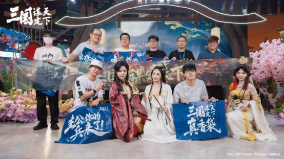 小卡封盖像战场绝杀？这款游戏策略操作更精彩