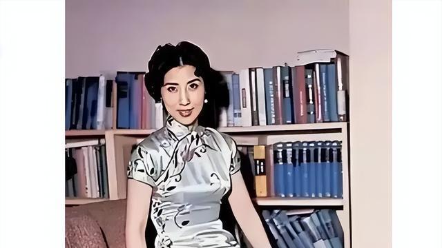 张灵甫战死后，蒋经国对他的老婆穷追不舍，做出一件不怀好意的事