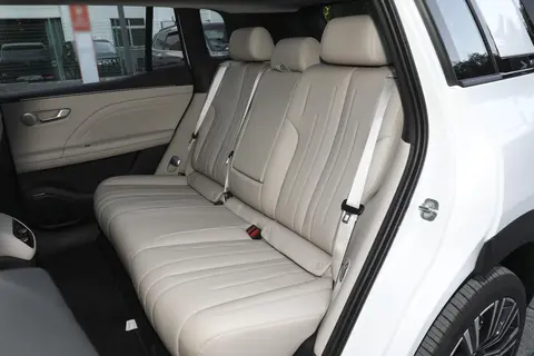 10 万级新能源！埃安 i60 试驾全体验：空间、智能、安全实力在线​