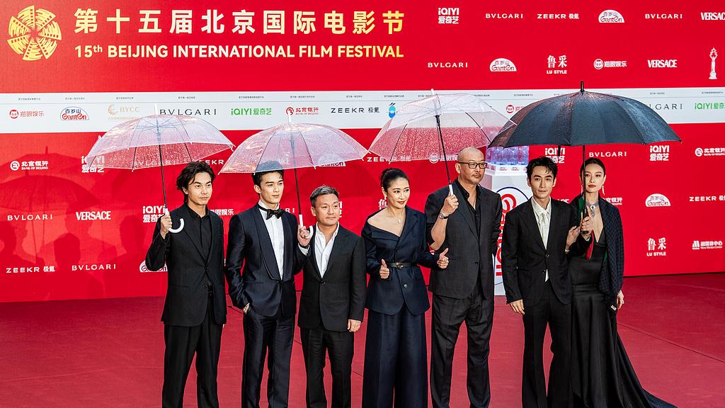 朱一龙爱心捐赠助力灾区重建