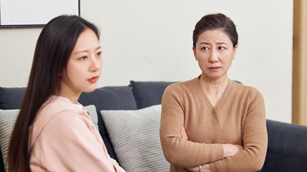 中年夫妻的算盘：当家庭账簿开始清算